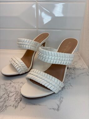 BCBG Generation White Woven Strap Heels Size 8 Open Toe Slip On Mule Sandals